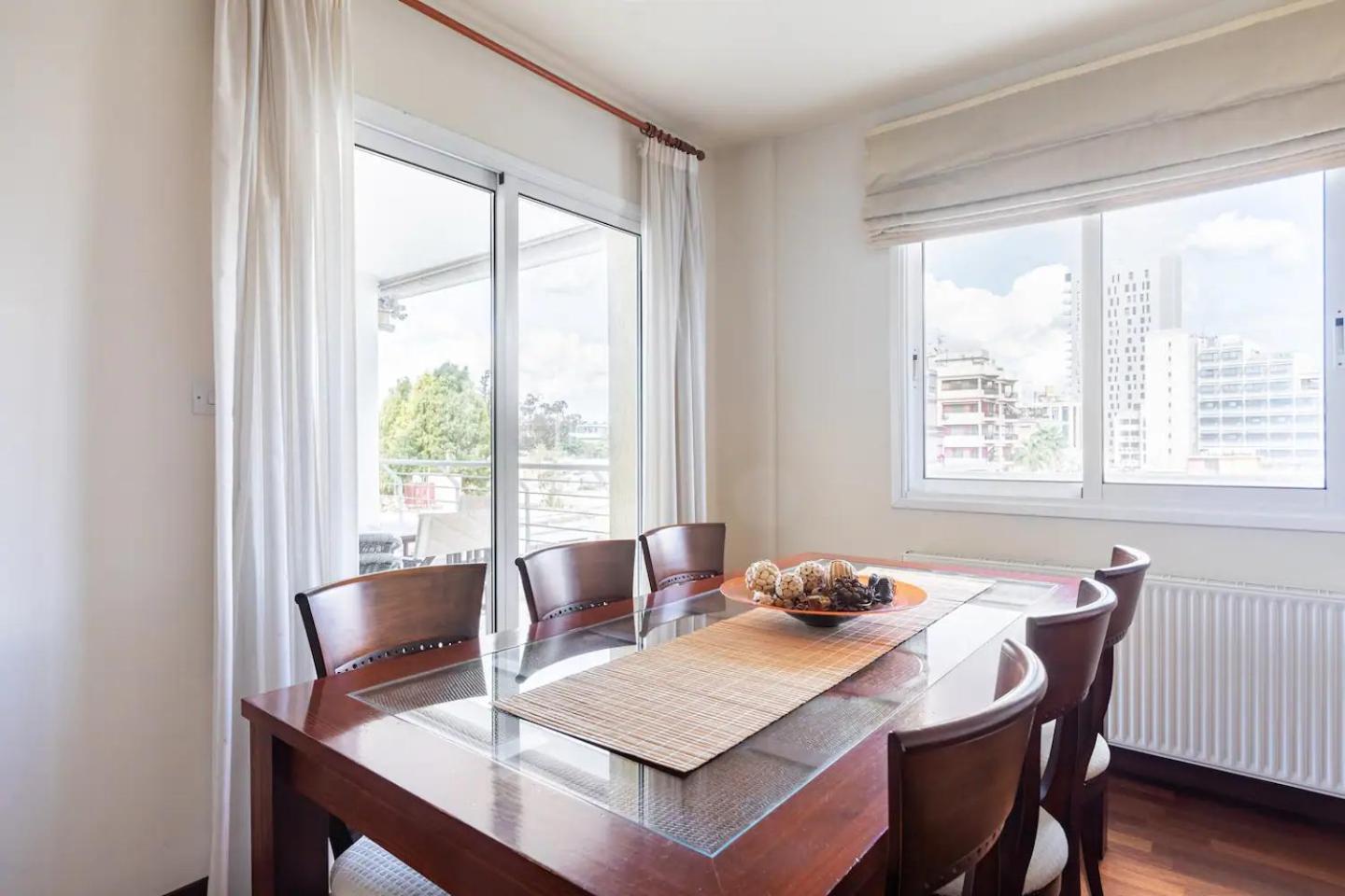 Warm Residence In The Heart Of The City Center - Balcony & View نيقوسيا المظهر الخارجي الصورة