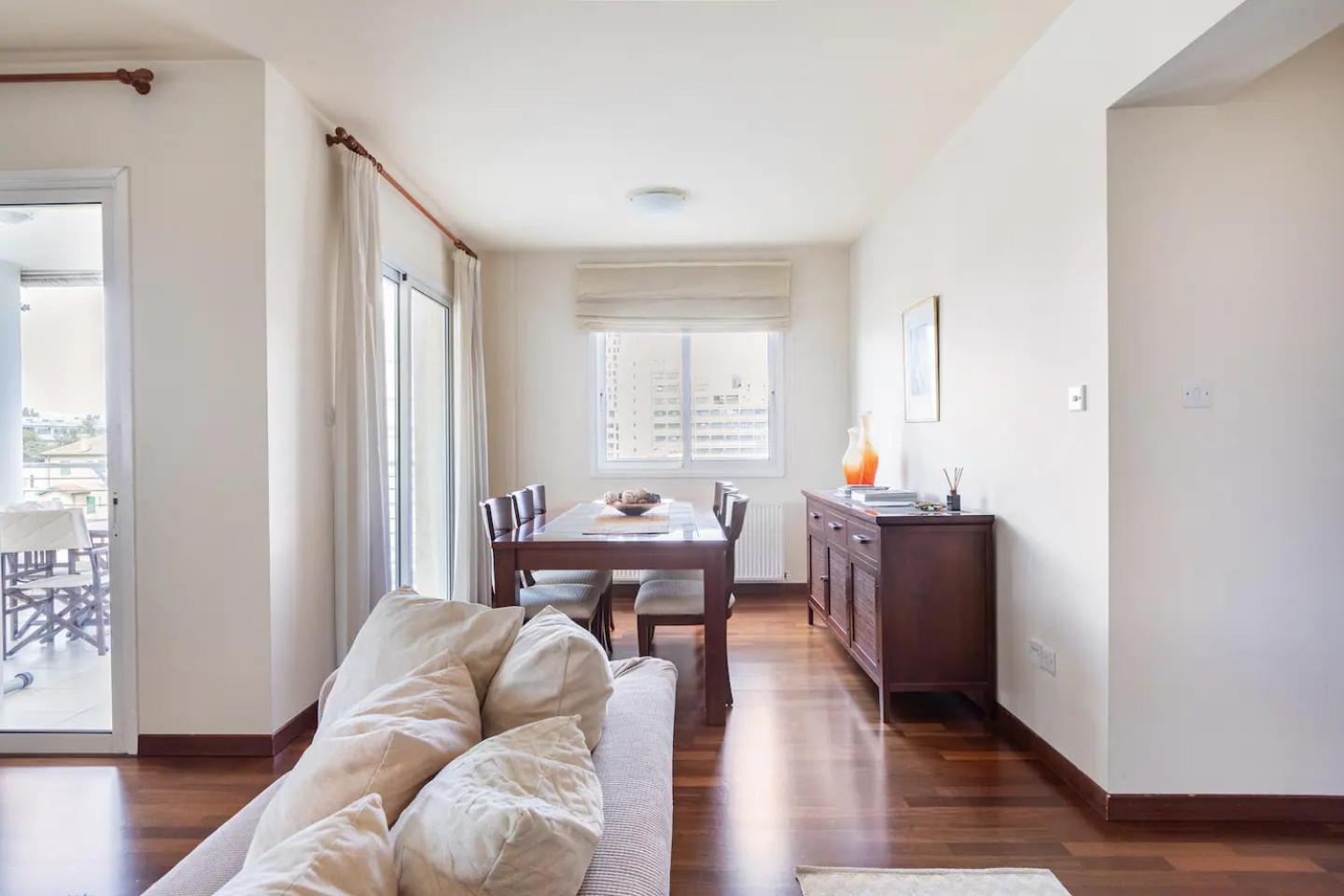 Warm Residence In The Heart Of The City Center - Balcony & View نيقوسيا المظهر الخارجي الصورة