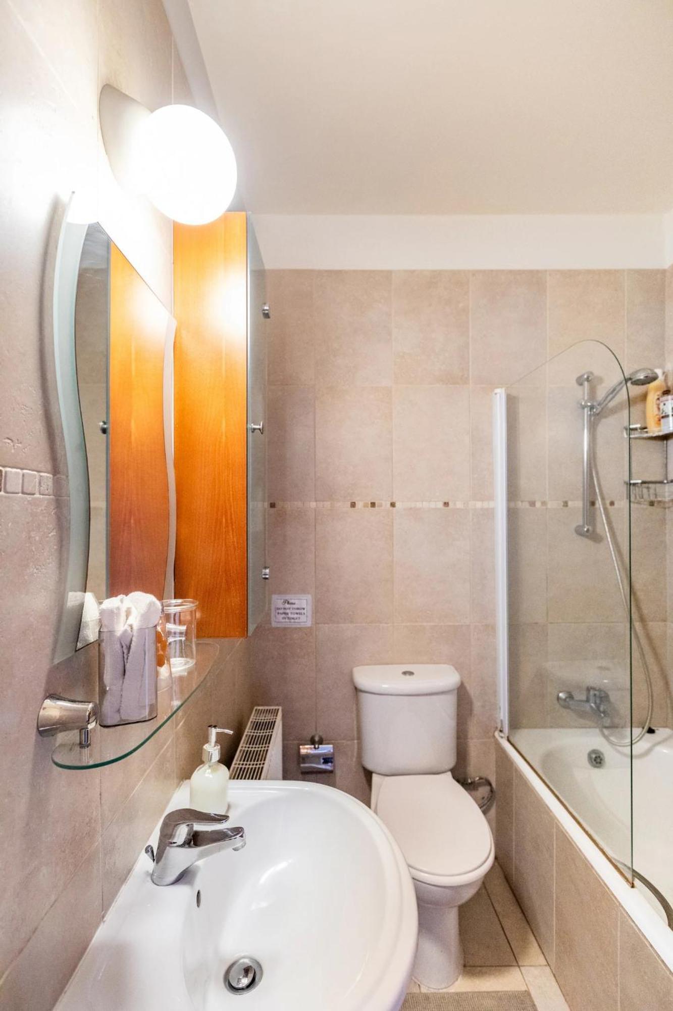 Warm Residence In The Heart Of The City Center - Balcony & View نيقوسيا المظهر الخارجي الصورة