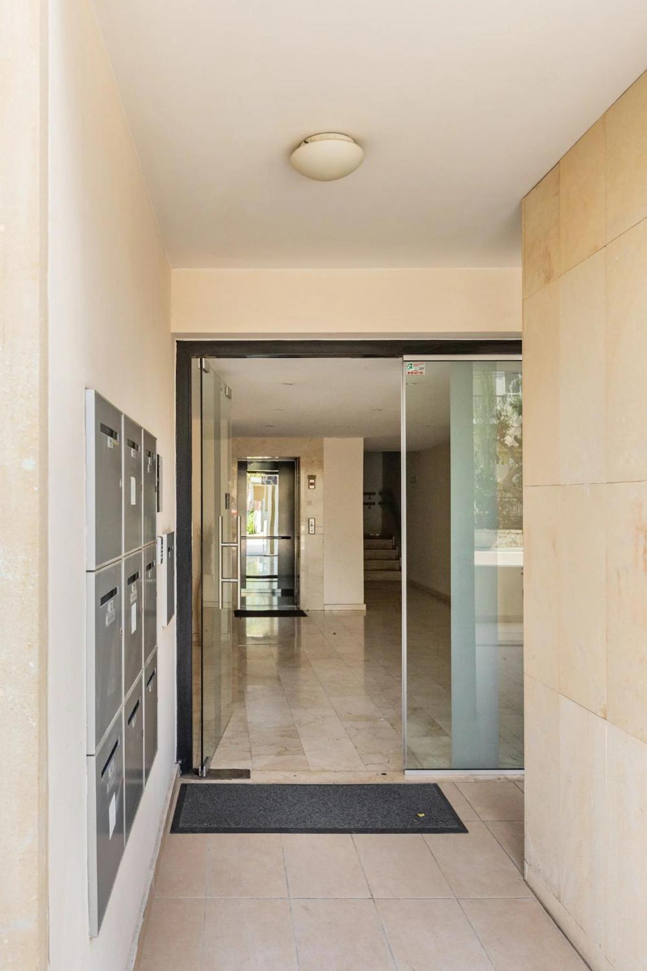 Warm Residence In The Heart Of The City Center - Balcony & View نيقوسيا المظهر الخارجي الصورة