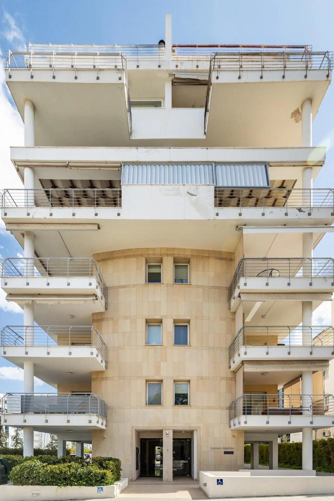 Warm Residence In The Heart Of The City Center - Balcony & View نيقوسيا المظهر الخارجي الصورة